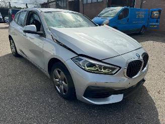 damaged campers BMW 1-serie 118i 136pk automaat led Navi Stoelverwarming PDC voor & Achter 2020/6